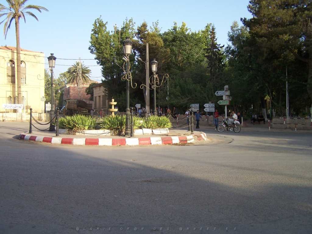 LAMORICIERE OULED MIMOUN 2007 LE ROND POINT.JPG